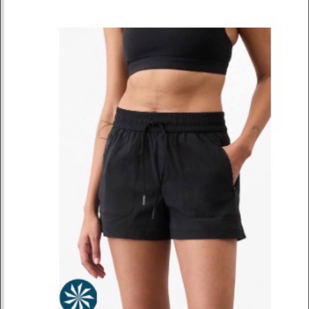 Trekkie North Mid Rise Short NWT